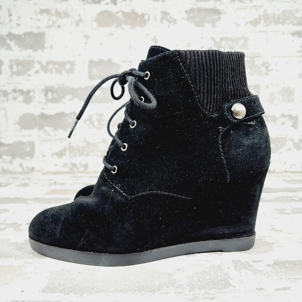 Michael Kors Carrigan Black Suede Lace Up Round Toe Ankle Wedge Boots A815